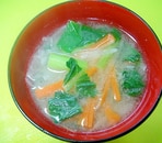 大根と人参小松菜の味噌汁